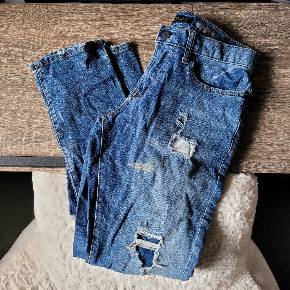 2/$8 • EUC Aeropostale Ripped Jeans